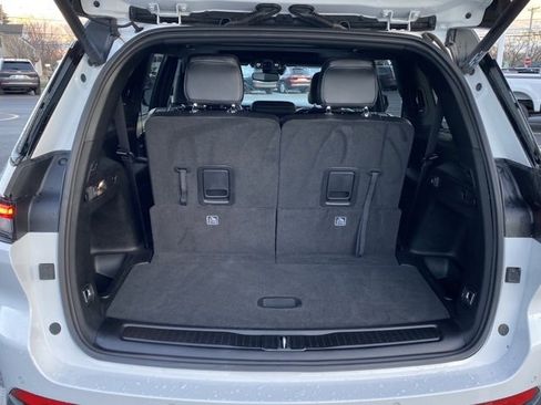 Used 2023 Jeep Grand Cherokee L Altitude image 9