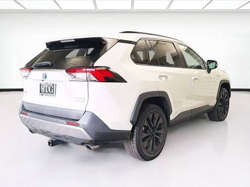 Used 2020 Toyota RAV4 Limited image 4