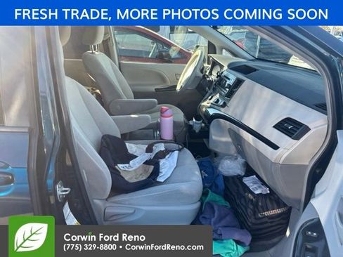 Used 2012 Toyota Sienna LE w/ Towing Pkg AWD/4WD image 10