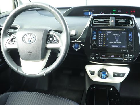 Used 2017 Toyota Prius Three image 25