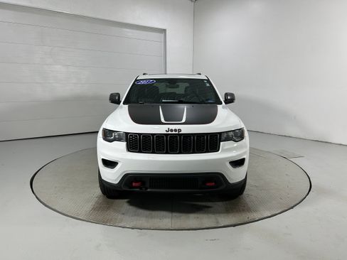 Used 2017 Jeep Grand Cherokee Trailhawk AWD/4WD image 19