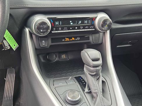Used 2024 Toyota RAV4 LE image 27