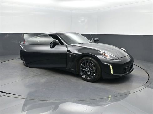 Used 2018 Nissan 370Z Coupe w/ Z34 Heritage Edition - Black image 31