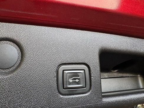 Used 2020 Chevrolet Equinox Premier image 21