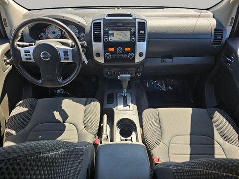 Used 2017 Nissan Frontier PRO-4X AWD/4WD image 2