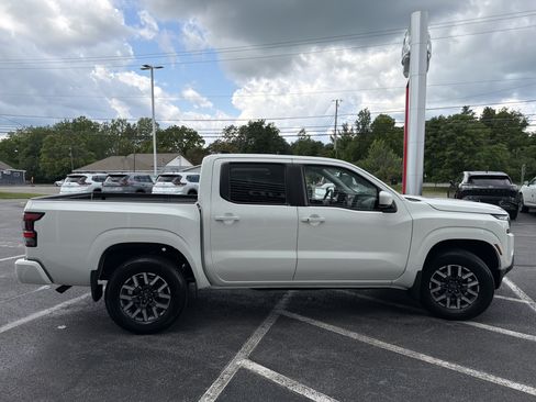 Certified 2023 Nissan Frontier SV w/ SV Convenience Package AWD/4WD image 9