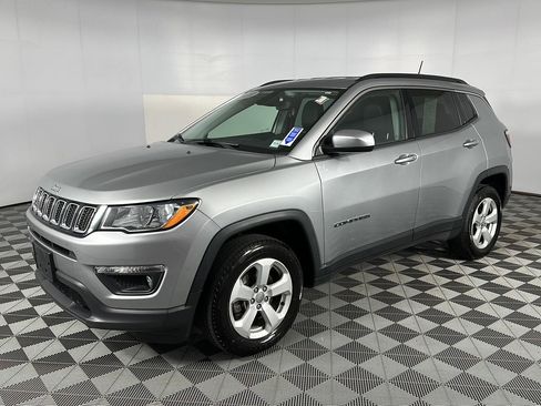 Used 2021 Jeep Compass Latitude w/ Convenience Group AWD/4WD image 5