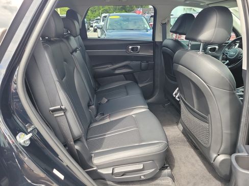 Certified 2023 Kia Sorento S w/ Panoramic Sunroof Package FWD image 12