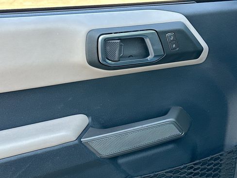 Used 2022 Ford Bronco Wildtrak image 18