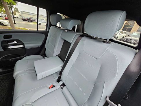 Used 2026 Mercedes-Benz GLB 250 image 17