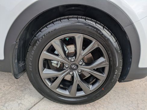 Used 2018 Hyundai Santa Fe Sport w/ 2.0T Ultimate Tech Package 05 FWD image 9