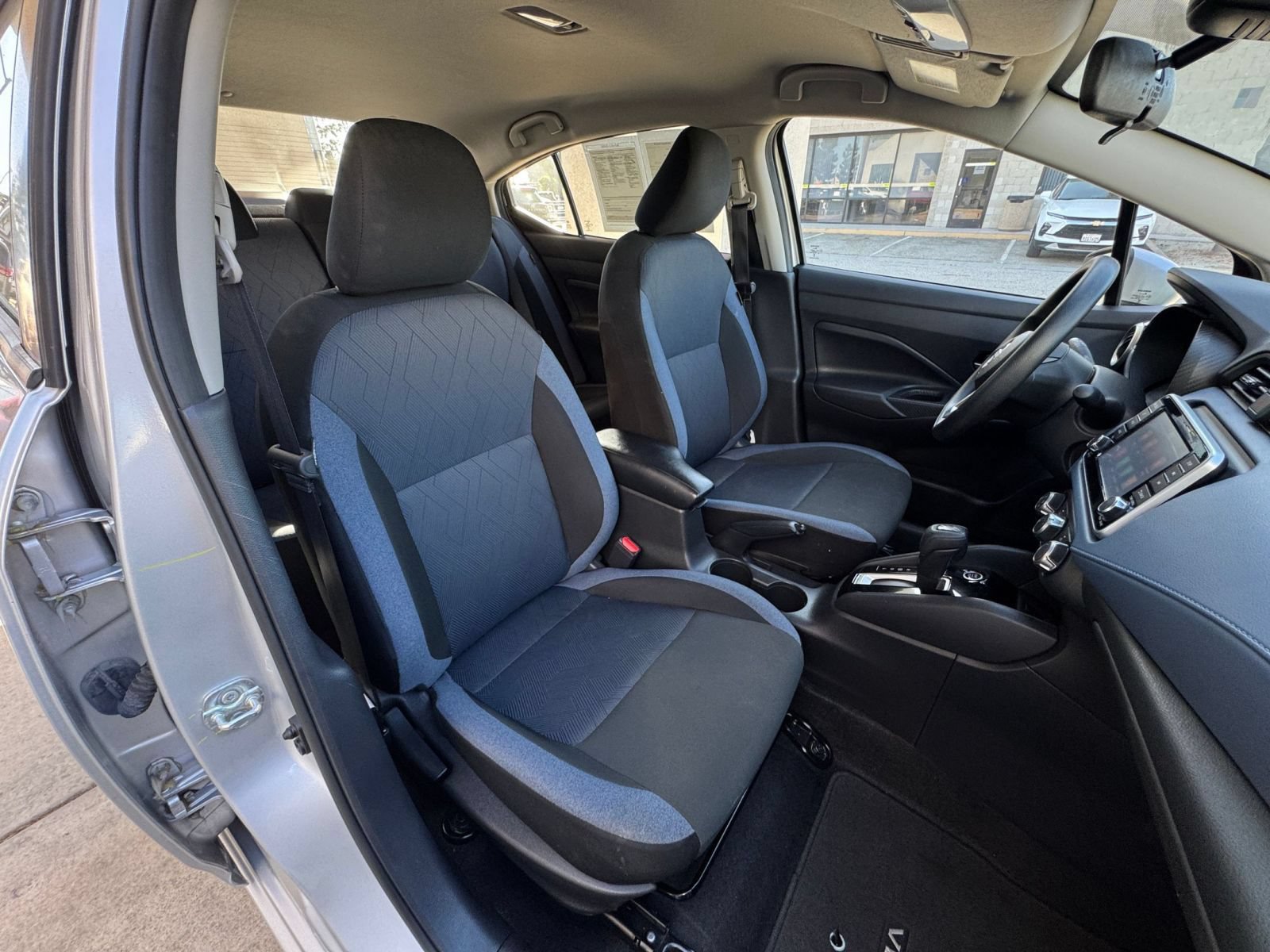 Used 2025 Nissan Versa SV FWD image 34