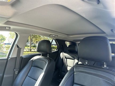 Used 2023 Chevrolet Equinox LT image 16