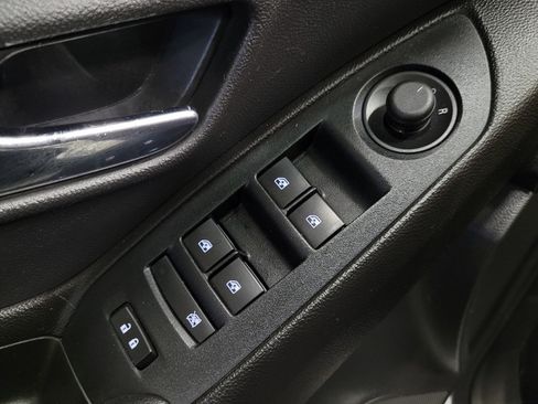 Used 2019 Chevrolet Trax LS w/ Tint and Cruise Package AWD/4WD image 27