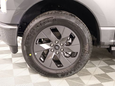 Used 2025 Ford F150 Lightning Flash image 17