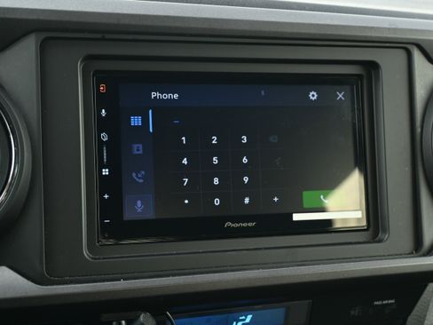 Used 2022 Toyota Tacoma TRD Sport w/ Technology Package image 32