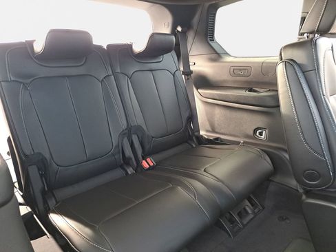 New 2025 Jeep Grand Cherokee L Limited w/ Black Appearance Package AWD/4WD image 12