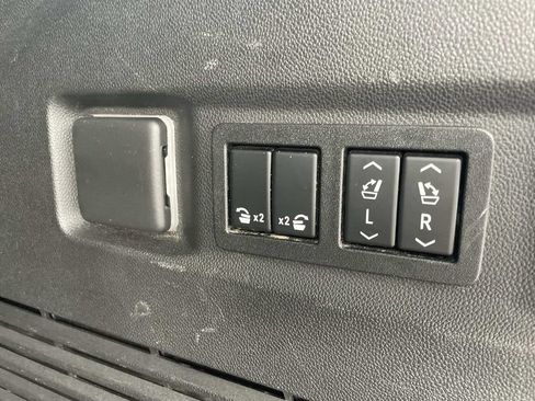 Used 2022 Chevrolet Tahoe RST w/ Luxury Package RWD image 12