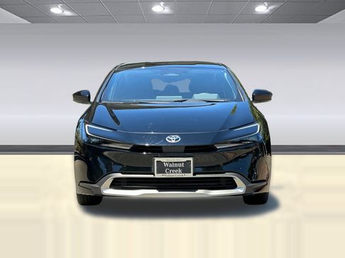 Used 2025 Toyota Prius Plug-In Hybrid FWD image 5