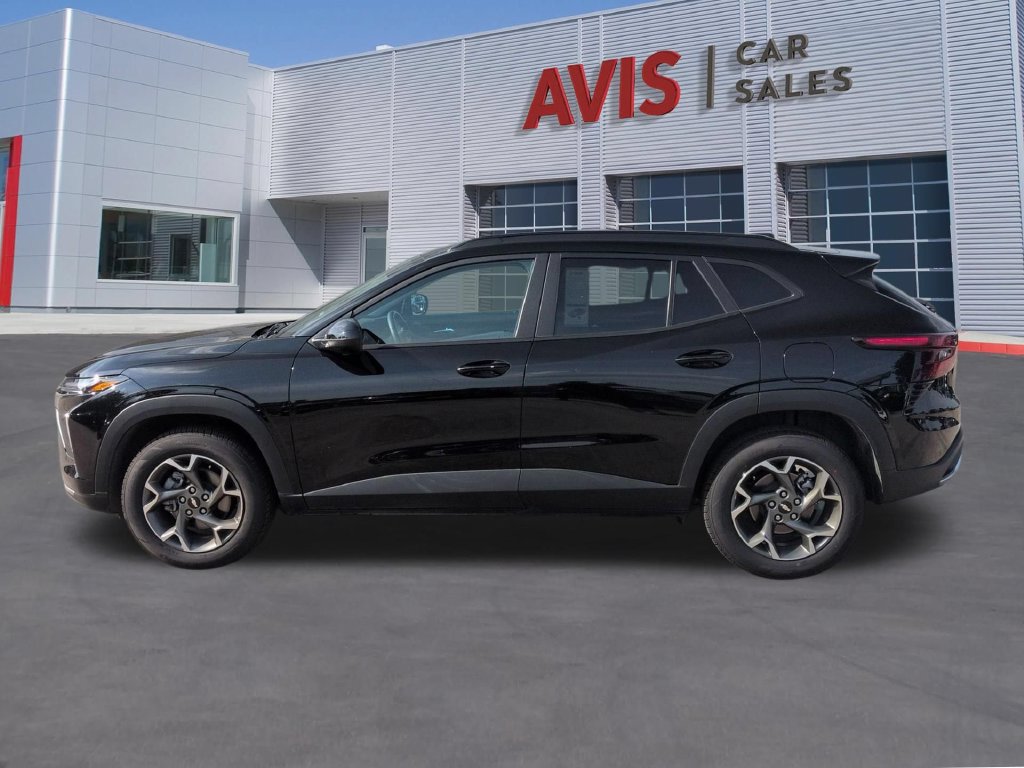 Used 2025 Chevrolet Trax LT w/ LT Convenience Package FWD image 10