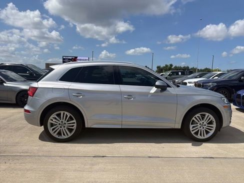 Used 2019 Audi Q5 2.0T Premium Plus w/ Premium Plus Package AWD/4WD image 2