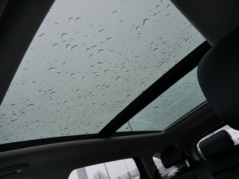 Certified 2023 Kia Sorento S w/ Panoramic Sunroof Package image 32