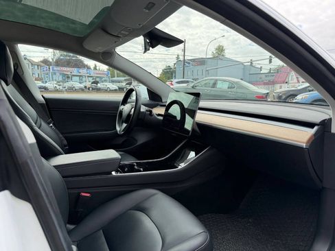 Used 2018 Tesla Model 3 Mid Range RWD image 19