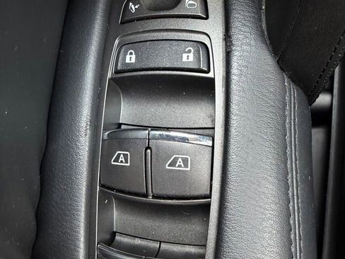 Used 2024 Nissan Armada SL w/ Captain's Chairs Package image 21