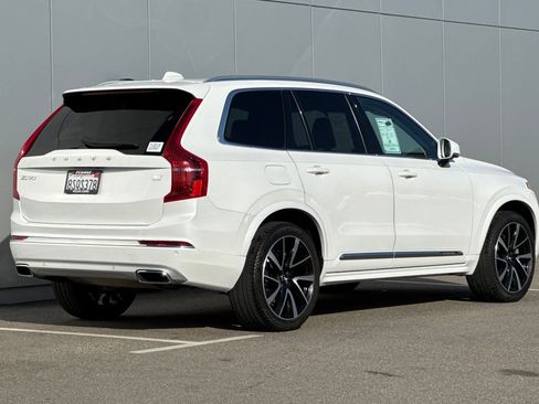Used 2021 Volvo XC90 T8 Inscription Expression image 5
