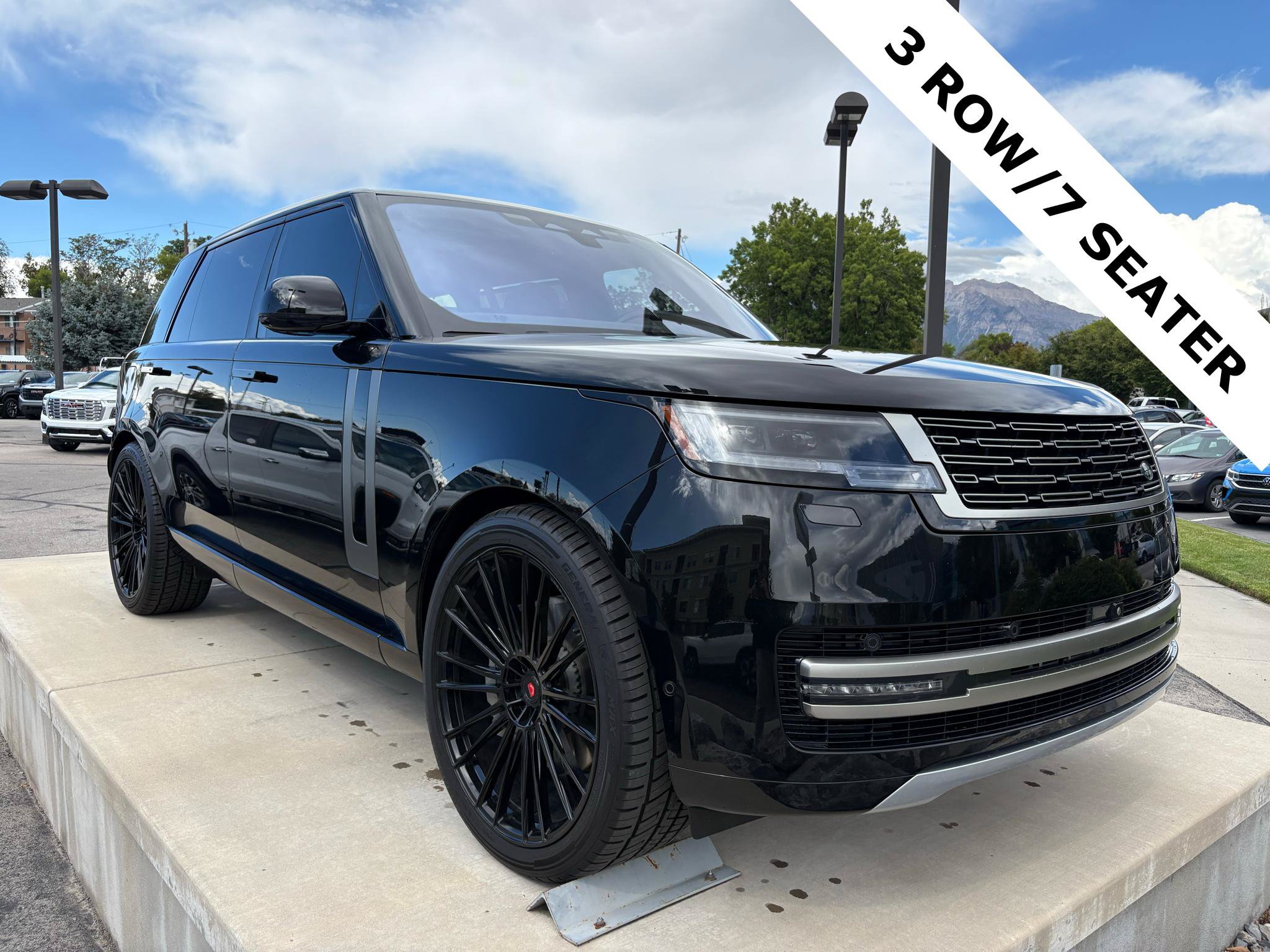 Used 2023 Land Rover Range Rover Long Wheelbase SE AWD/4WD image 1