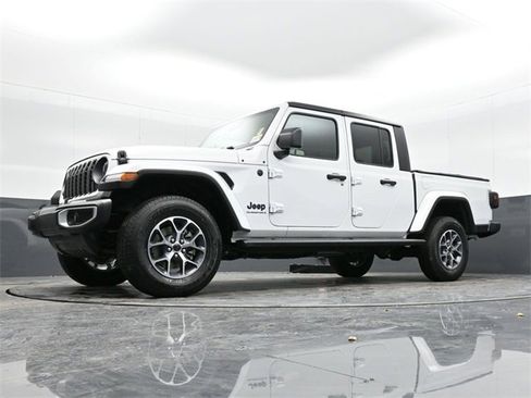 Used 2024 Jeep Gladiator Sport image 41