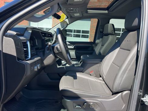 Used 2025 GMC Sierra 2500 Denali w/ Denali Reserve Package AWD/4WD image 17