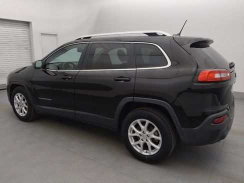 Used 2018 Jeep Cherokee Latitude image 3
