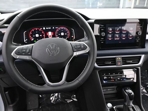 New 2026 Volkswagen Taos SEL image 36