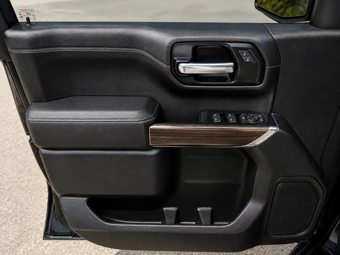 Used 2022 Chevrolet Silverado 1500 LT RWD image 15