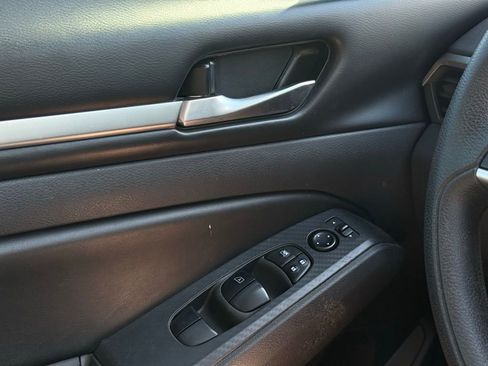 Used 2022 Nissan Altima 2.5 SV image 19