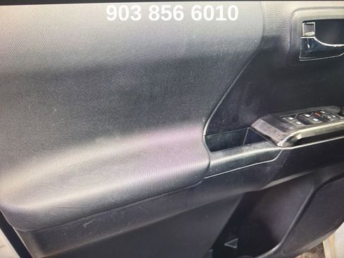 Used 2020 Toyota Tacoma TRD Off-Road image 12