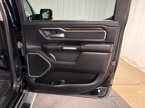 Used 2022 RAM 1500 Laramie AWD/4WD image 18