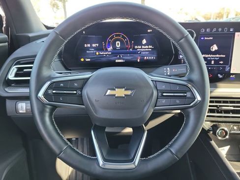 Certified 2025 Chevrolet Traverse LT image 24