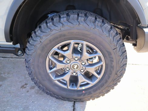 New 2025 Ford Bronco Badlands image 19