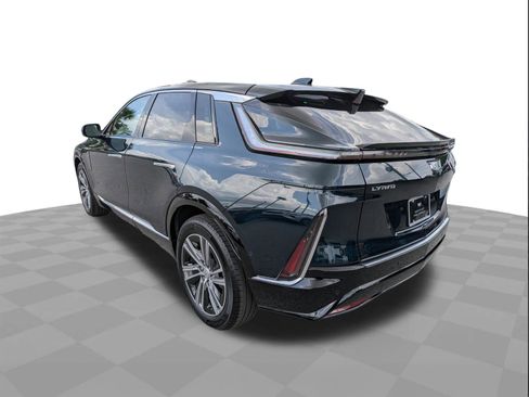 Certified 2024 Cadillac Lyriq Luxury AWD/4WD image 6