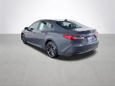 Used 2025 Toyota Camry XLE FWD image 8