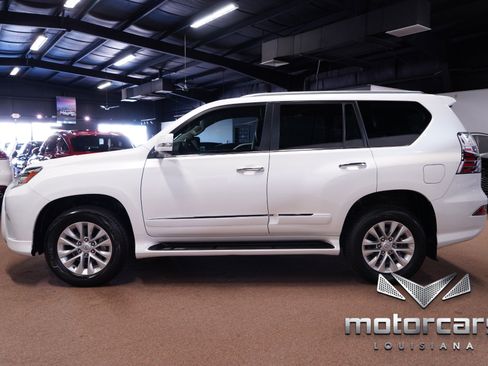 Used 2019 Lexus GX 460 image 4