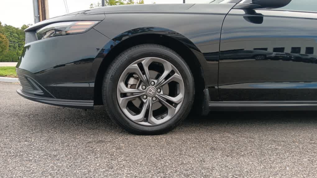 Used 2023 Honda Accord EX image 11
