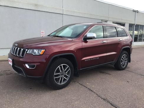 Used 2021 Jeep Grand Cherokee Limited w/ Trailer Tow Group IV AWD/4WD image 2