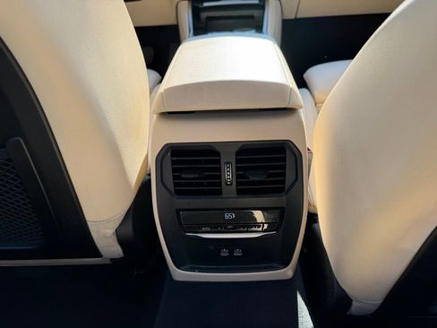 Used 2023 BMW 330i Sedan w/ Premium Package image 34