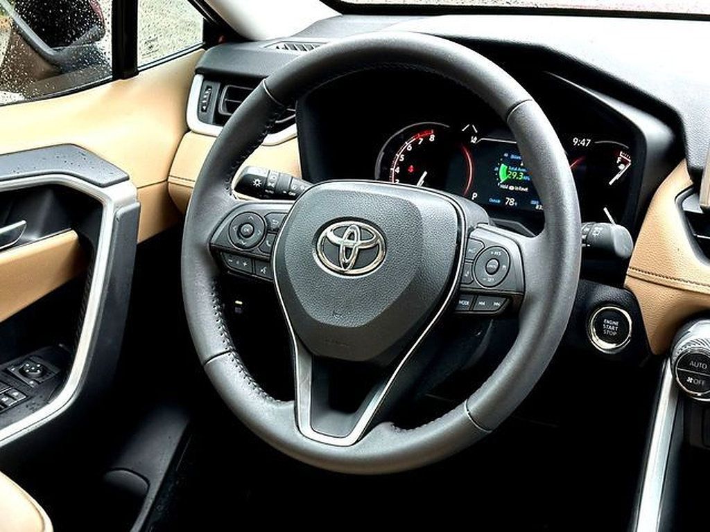 Certified 2025 Toyota RAV4 XLE Premium FWD image 30