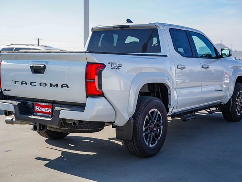 New 2025 Toyota Tacoma TRD Sport image 9