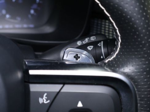 Used 2019 Volvo XC40 T5 R-Design image 23