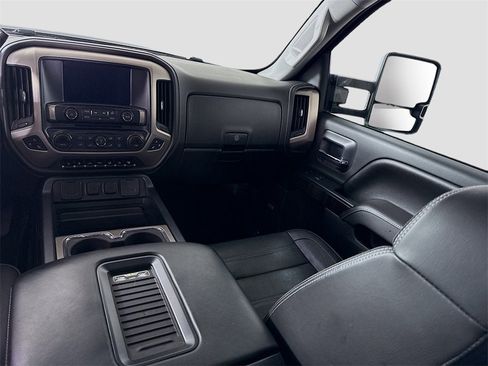 Used 2016 GMC Sierra 3500 Denali w/ Duramax Plus Package image 18